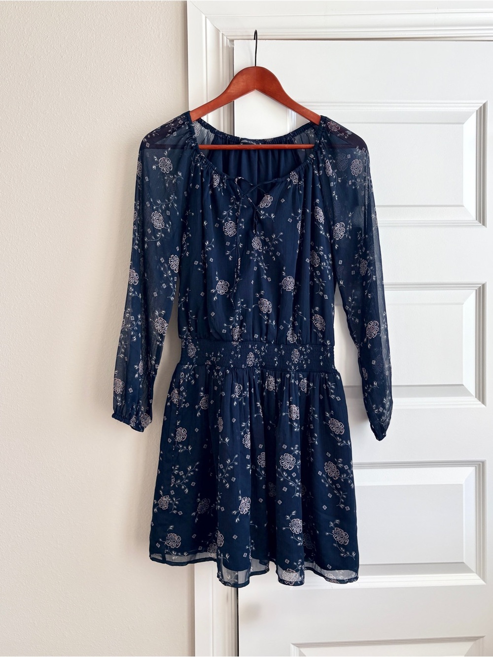 Abercrombie & Fitch Navy Floral Chiffon Mini Dress S